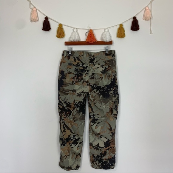 Chico's Printed Poplin Convertible Crop Cargo Pants Size 8 - Picture 12 of 13